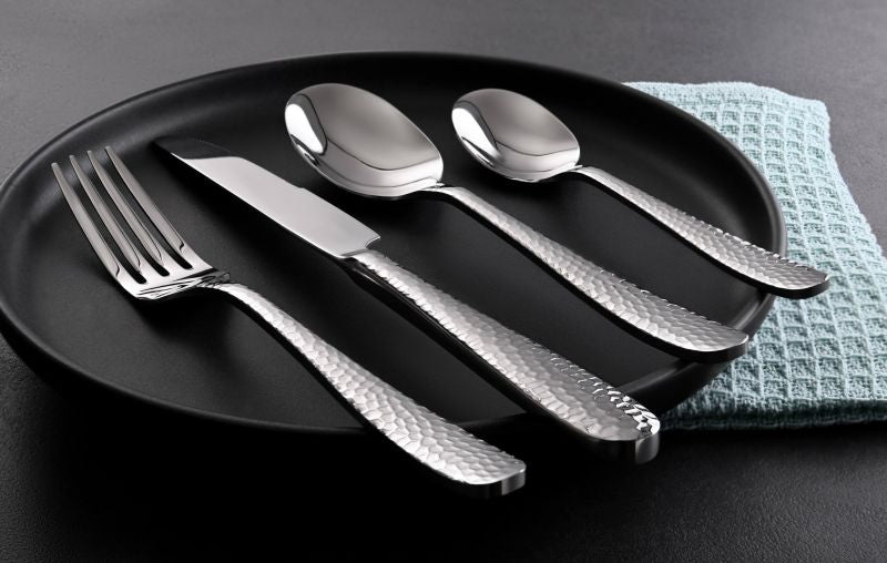 Silbernes Besteck - Set Textured